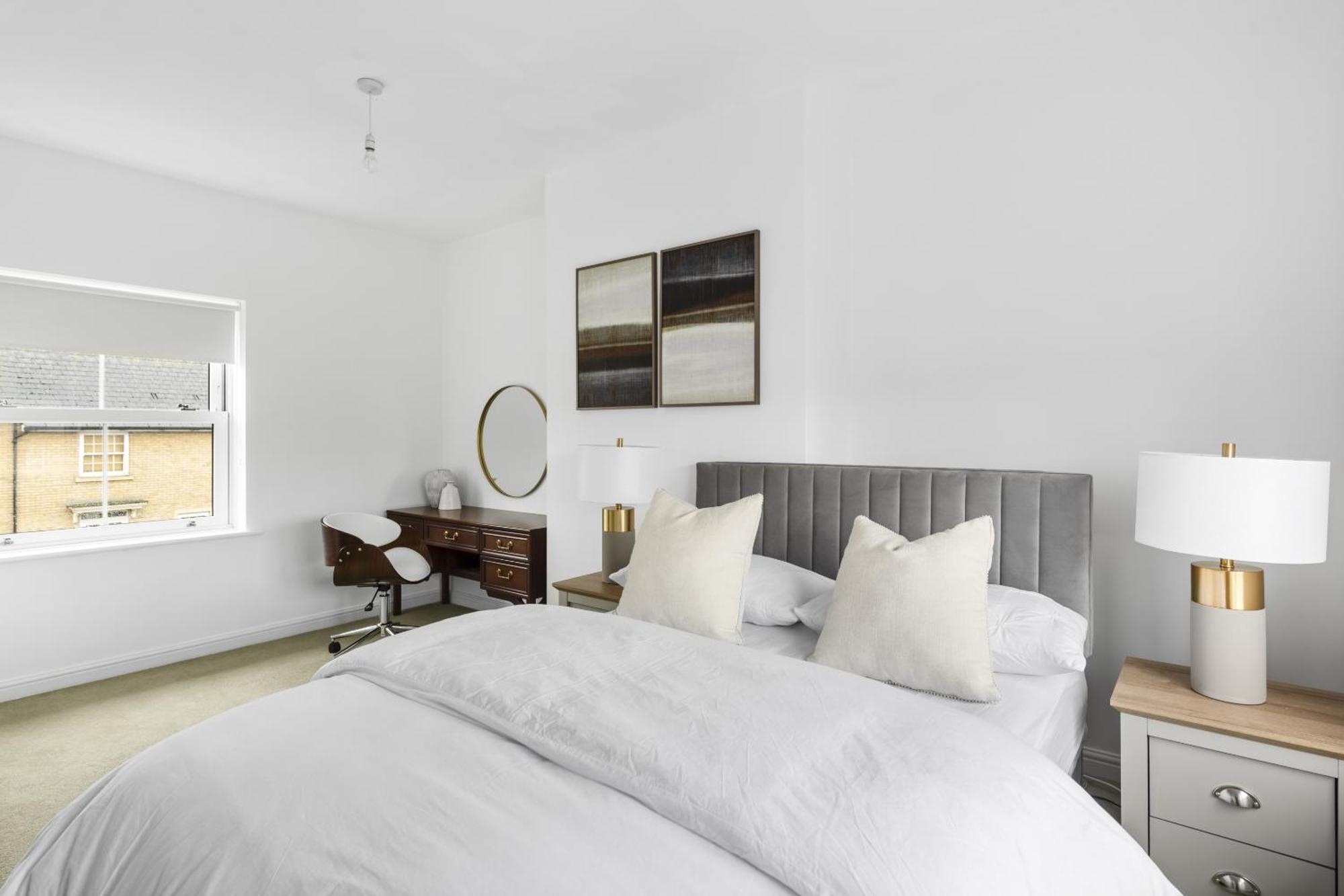 Luxurious 3 Bed House With Free Parking, Close To The Train Station & Town برينتري المظهر الخارجي الصورة